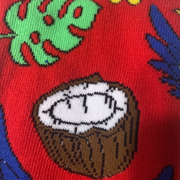 Main and Local TOUCAN Play That Game One Pair Unisex Novelty Crew Socks - Picture 7 of 7